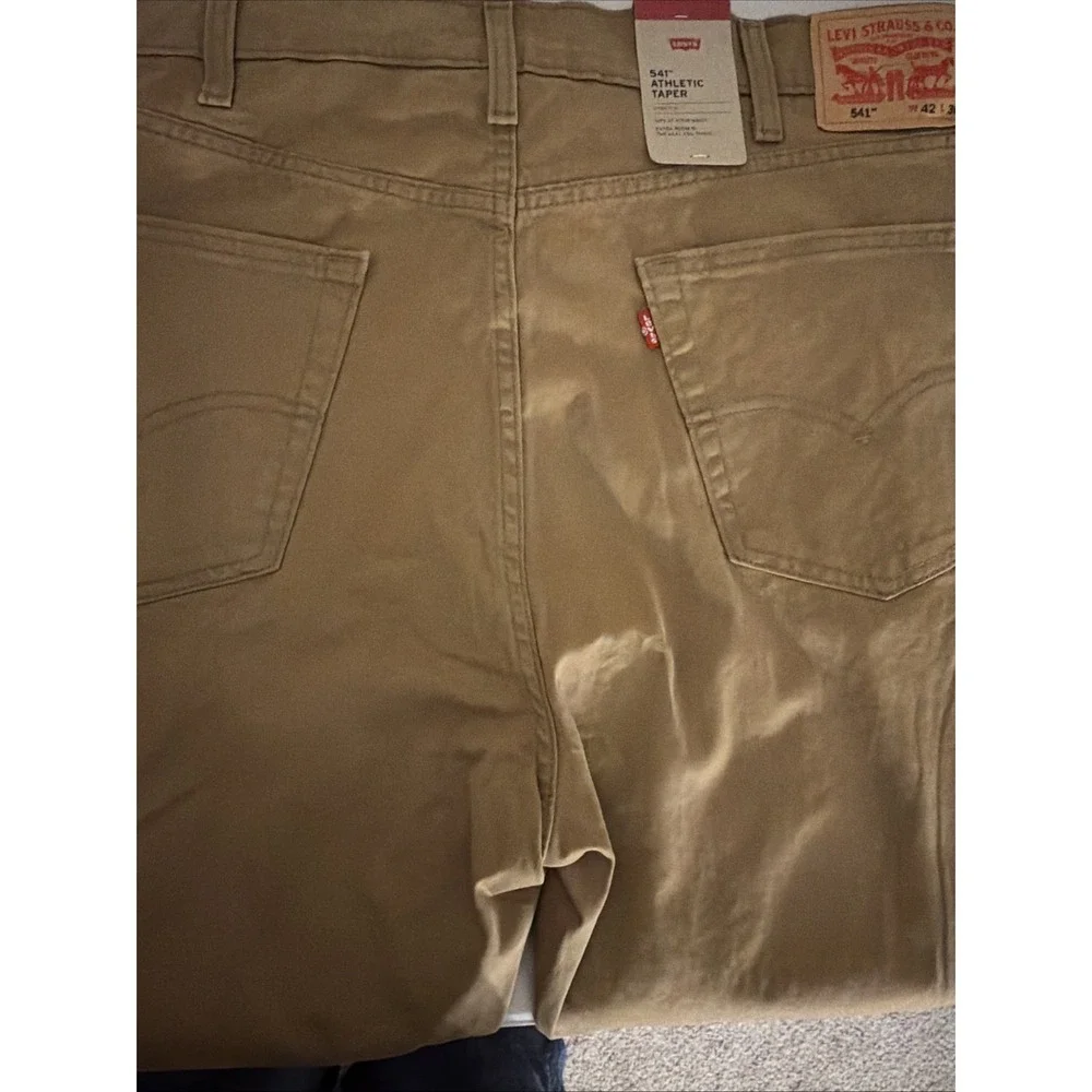 NWT Levi's 541 Men's 42x30 Athletic Fit Stretch Pants Chino Tan Brown New